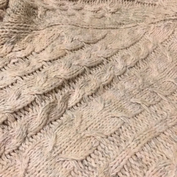 John + Jenn | Pink Oversized Cableknit Sweater - Picture 3 of 4